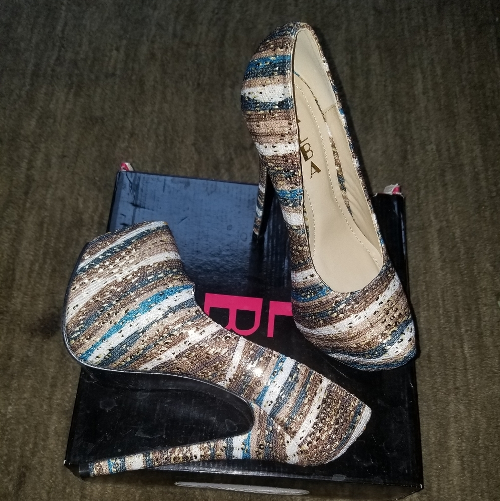 Beautiful Alba heels!